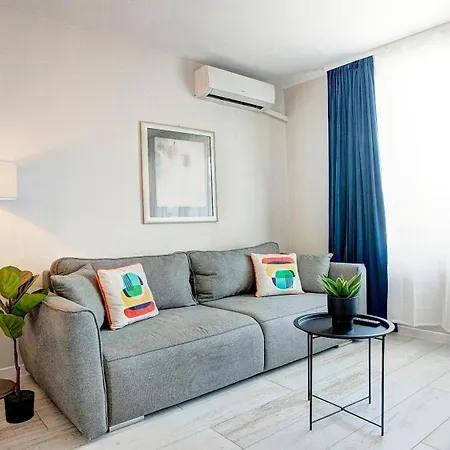 Apartamento Maxim Center 1bdr Next To Subway Station And Mall Sófia
