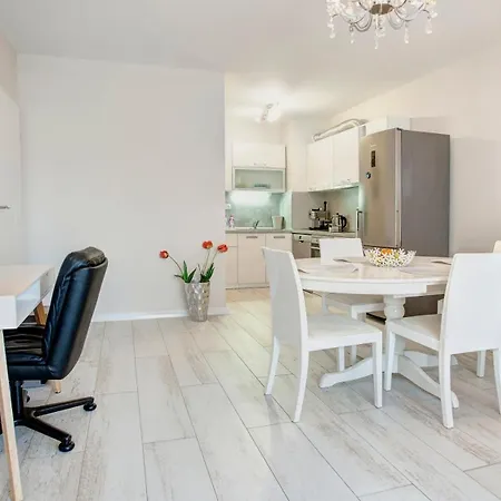 Maxim Center 1bdr Next To Subway Station And Mall صوفيا