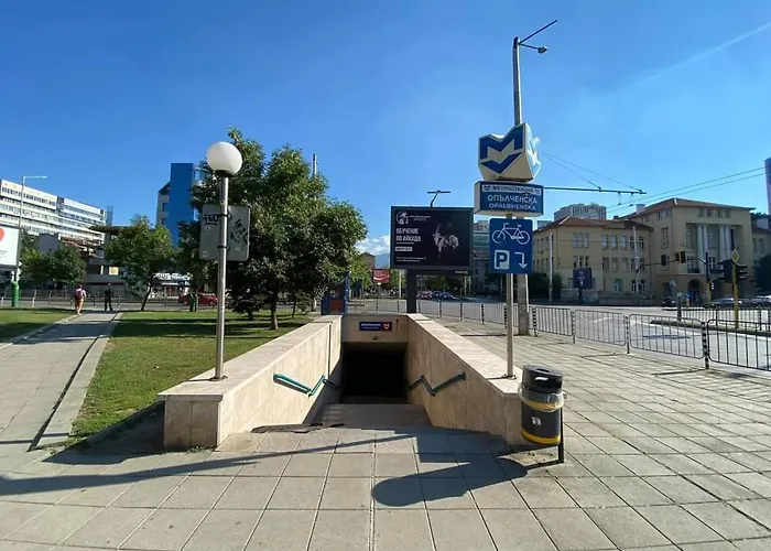 Maxim Center 1bdr Next To Subway Station And Mall Daire