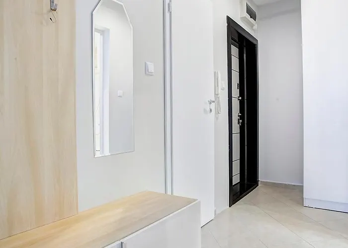 Maxim Center 1bdr Next To Subway Station And Mall Daire *