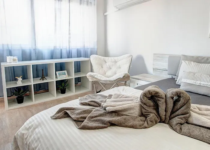 Maxim Center 1bdr Next To Subway Station And Mall Daire