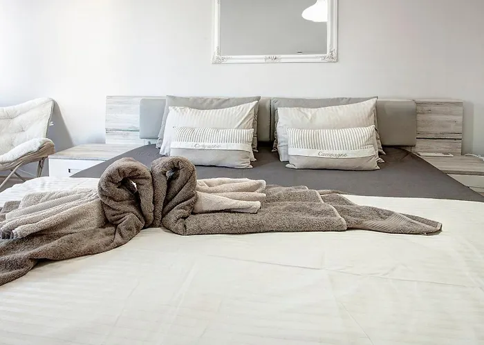 Daire Maxim Center 1bdr Next To Subway Station And Mall