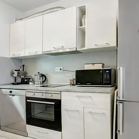 Maxim Center 1bdr Next To Subway Station And Mall Apartmán *